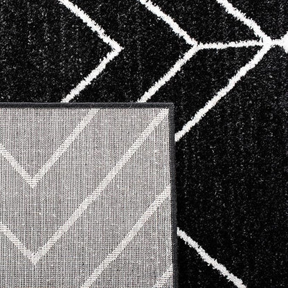 SAFAVIEH Adirondack Collection Accent Rug - 4' x 6', Black & Ivory, Modern Geometric Design, Non-Shedding & Easy Care, Ideal for High Traffic Areas in Entryway, Living Room, Bedroom (ADR241Z)
