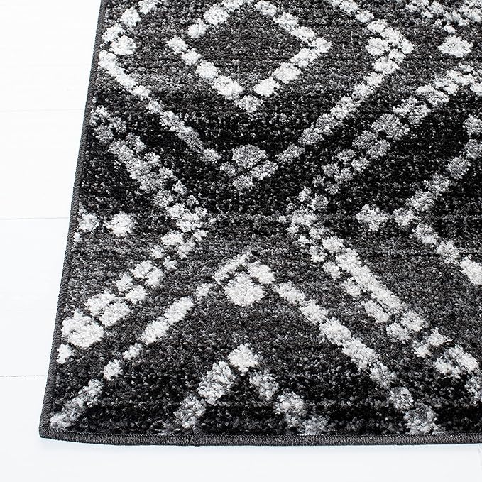 SAFAVIEH Adirondack Collection Accent Rug - 4' x 6', Black & Ivory, Modern Distressed Design, Non-Shedding & Easy Care, Ideal for High Traffic Areas in Entryway, Living Room, Bedroom (ADR131A)