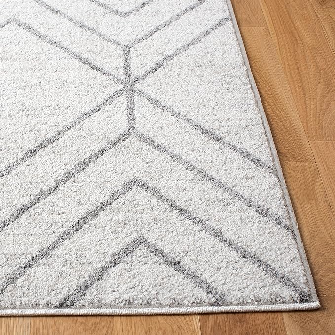 SAFAVIEH Adirondack Collection Runner Rug - 2'6" x 8', Light Grey & Dark Grey, Modern Geometric Design, Non-Shedding & Easy Care, Ideal for High Traffic Areas in Living Room, Bedroom (ADR241G)