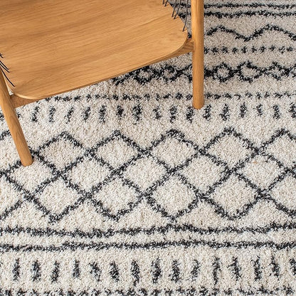 SAFAVIEH Arizona Shag Collection Runner Rug - 2'3" x 6', Ivory & Black, Moroccan Design, Non-Shedding & Easy Care, 1.6-inch Thick Ideal for High Traffic Areas in Living Room, Bedroom (ASG741Z)